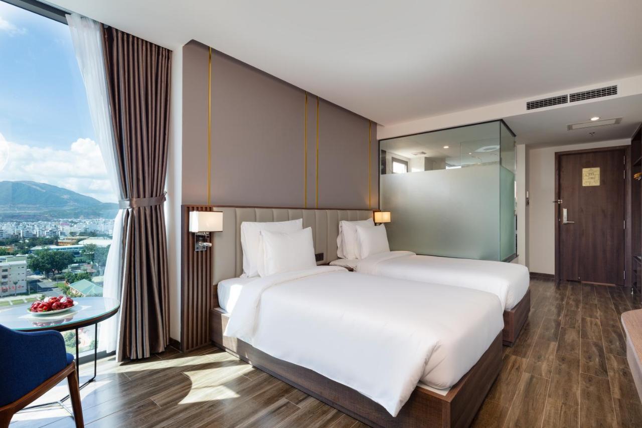 Amber Hotel Managed By Ht Nha Trang Exteriör bild