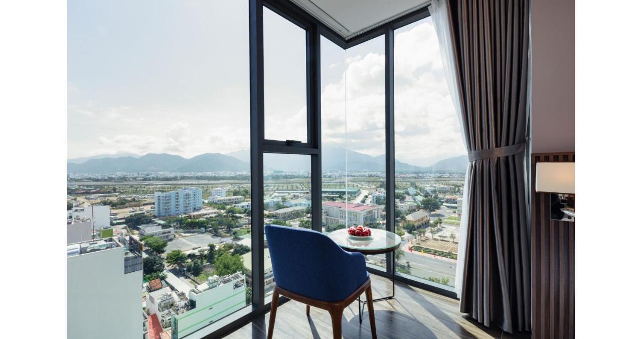 Amber Hotel Managed By Ht Nha Trang Exteriör bild