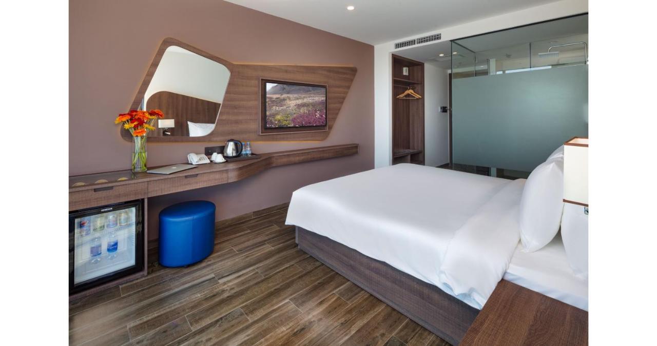 Amber Hotel Managed By Ht Nha Trang Exteriör bild